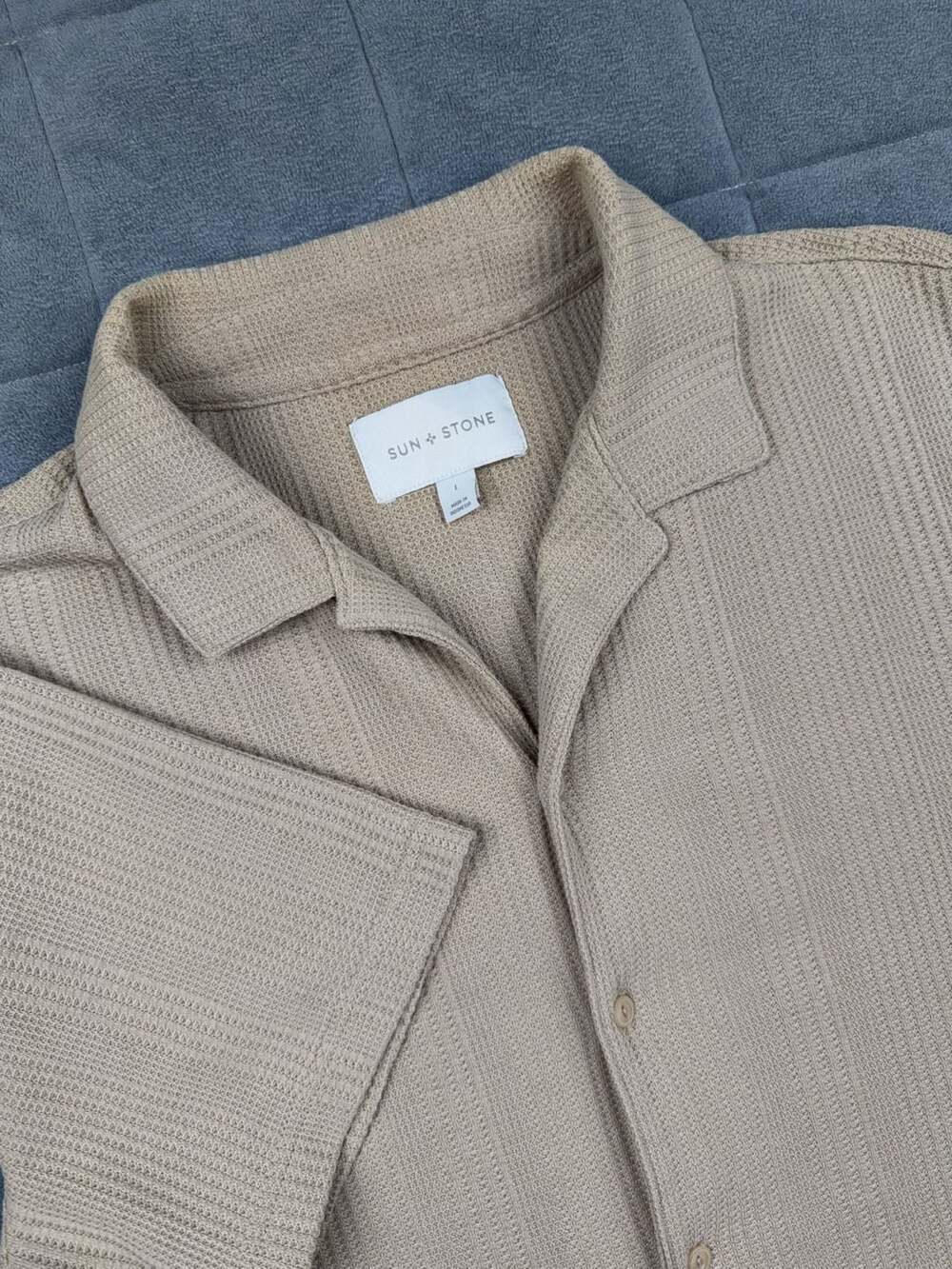 Sun + Stone Men's Size L Tan Waffle Knit Short Sleeve Button Down Shirt